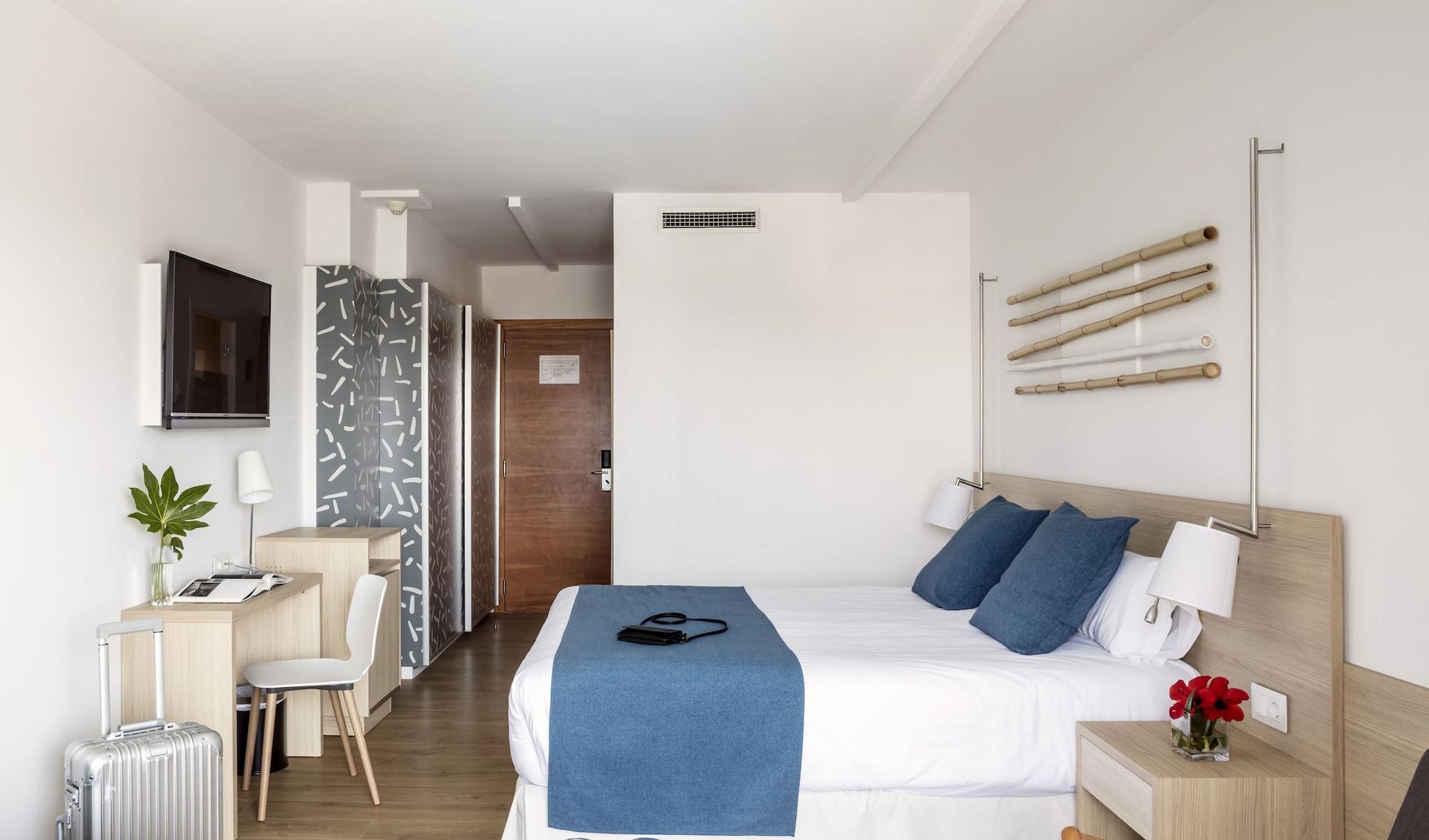 Aqua Hotel Onabrava & Spa 4*Sup Санта Сузана Екстериор снимка