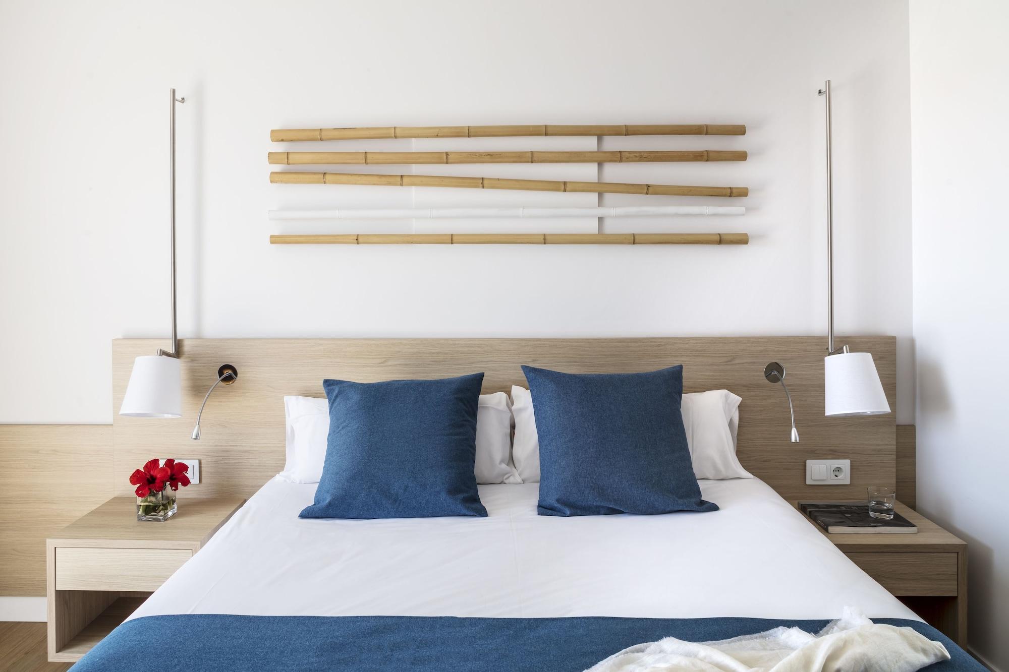 Aqua Hotel Onabrava & Spa 4*Sup Санта Сузана Екстериор снимка