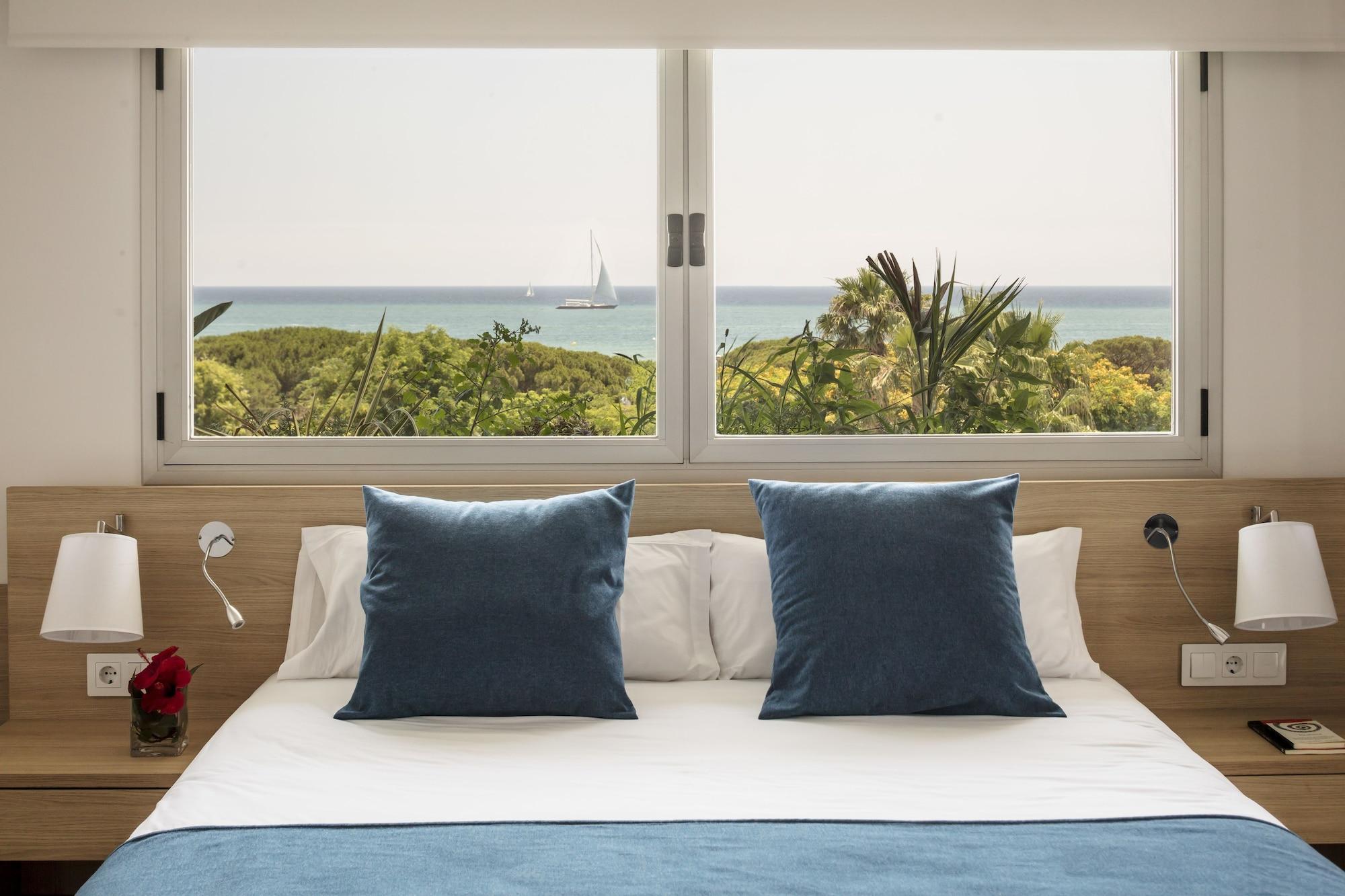 Aqua Hotel Onabrava & Spa 4*Sup Санта Сузана Екстериор снимка
