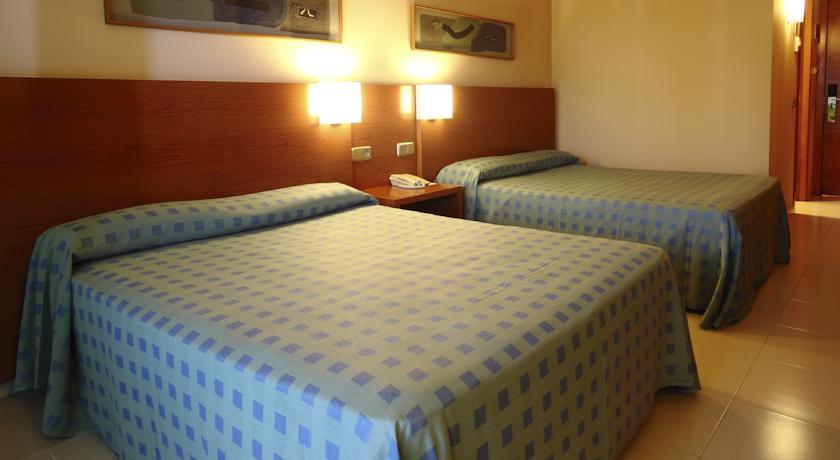 Aqua Hotel Onabrava & Spa 4*Sup Санта Сузана Екстериор снимка