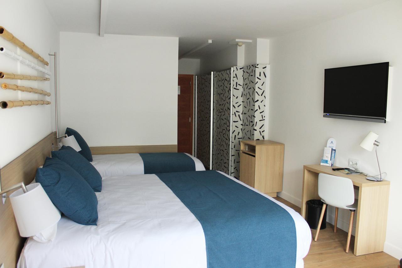 Aqua Hotel Onabrava & Spa 4*Sup Санта Сузана Екстериор снимка