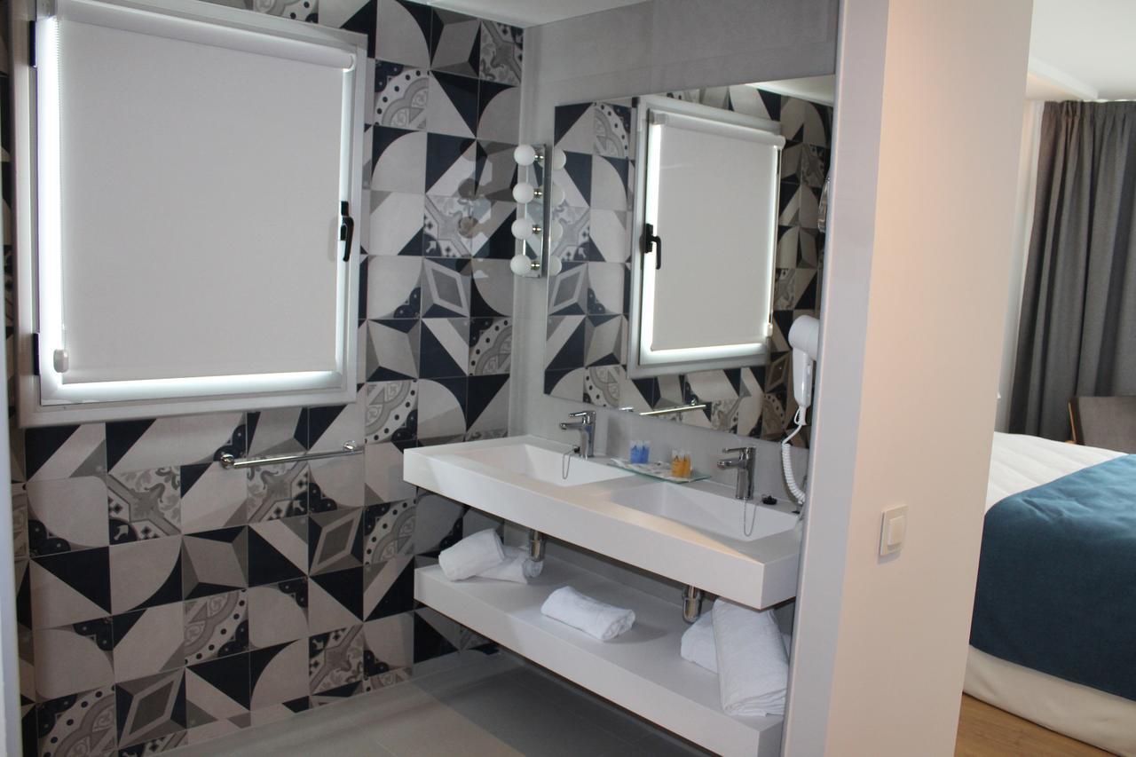 Aqua Hotel Onabrava & Spa 4*Sup Санта Сузана Екстериор снимка