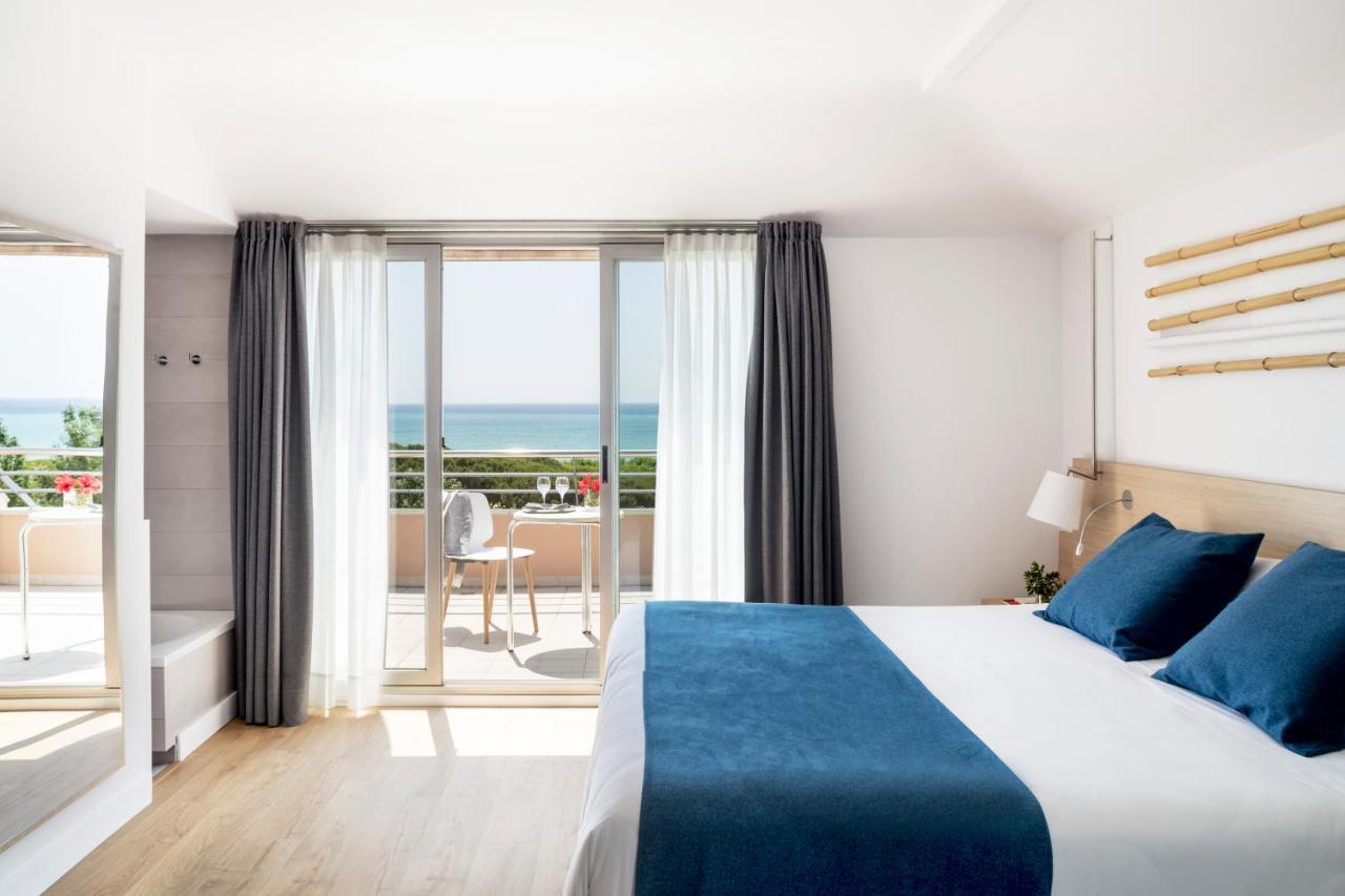 Aqua Hotel Onabrava & Spa 4*Sup Санта Сузана Екстериор снимка