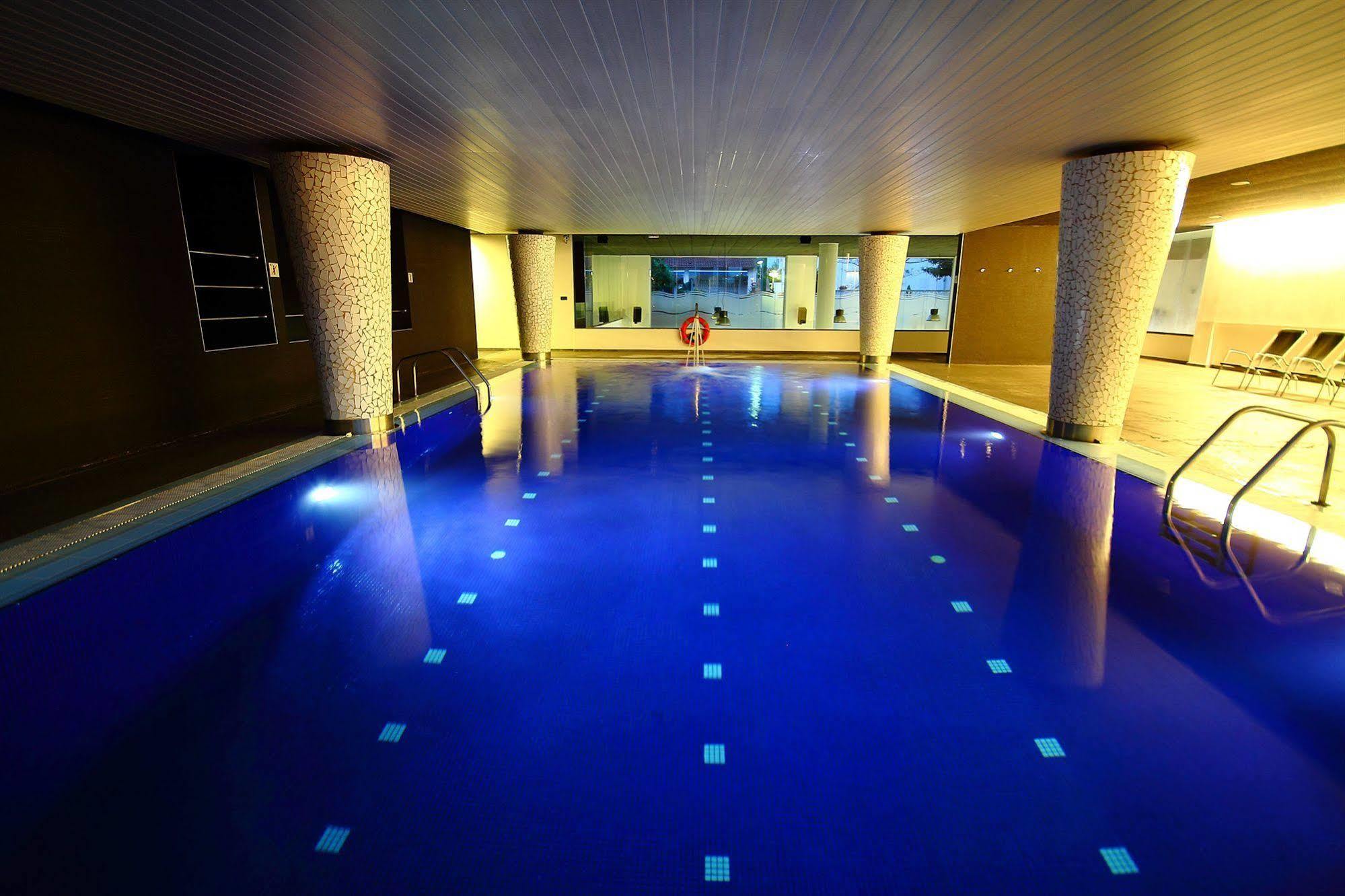Aqua Hotel Onabrava & Spa 4*Sup Санта Сузана Екстериор снимка